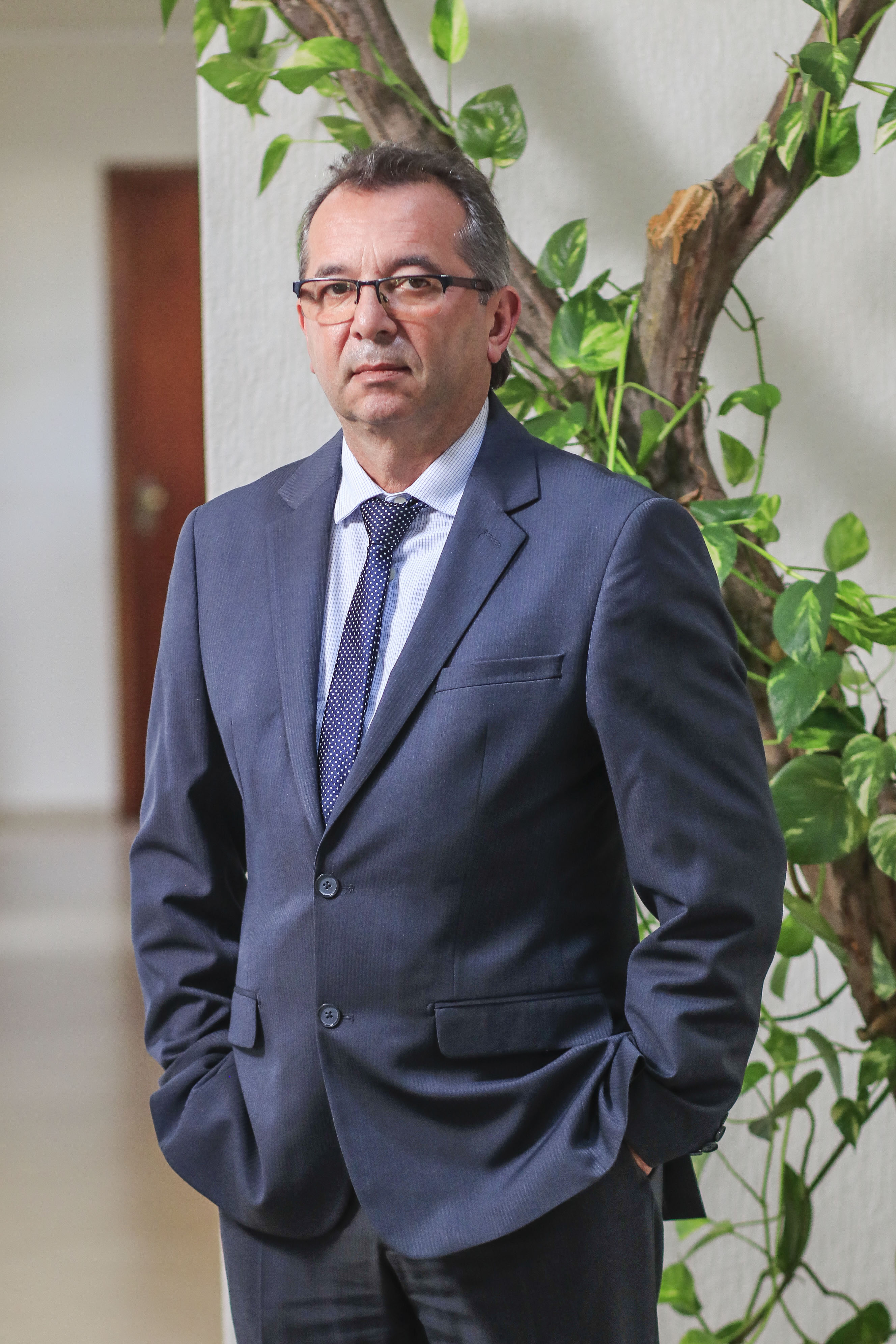 Dr. Esio Orlando Gonzaga de Araújo, advogado sócio